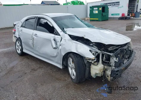 2011 Toyota Camry Se z USA, uszkodzony, nr VIN 4T1BF3EK8BU595058
